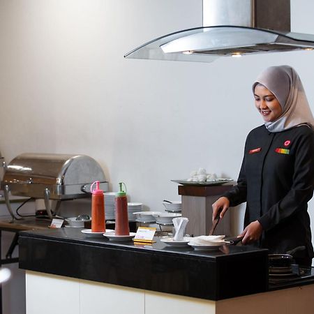 Amaris Hotel Pancoran Jakarta Exterior foto